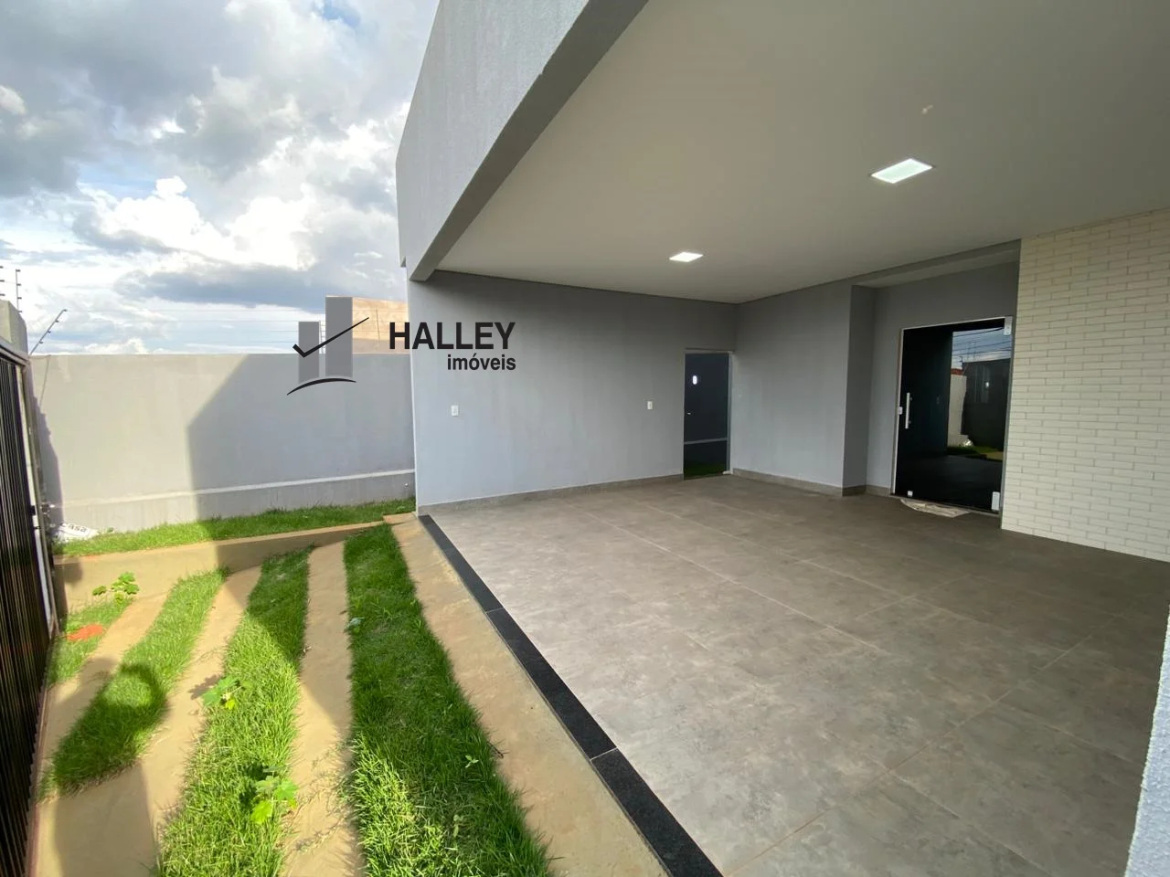 Linda casa alto padrão, 3 quartos Arniqueiras
